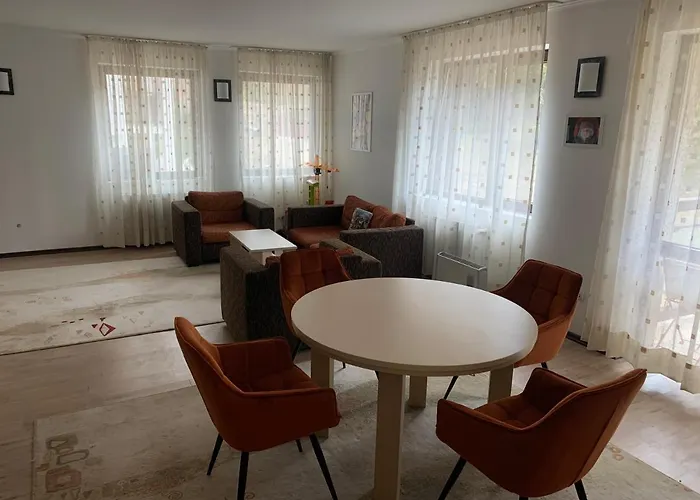 Stenata Huge To Door Pamporowo