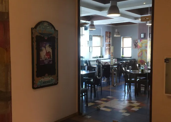 Stenata Huge To Door Pamporowo