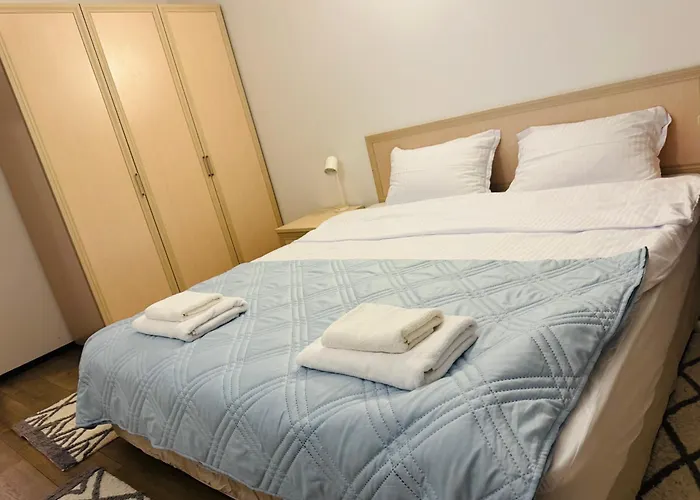 Apartament Stenata Huge To Door *