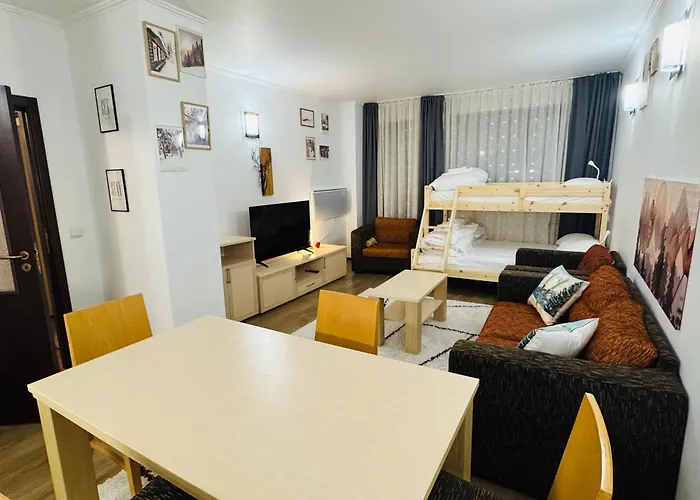 Stenata Huge To Door Apartament Pamporowo