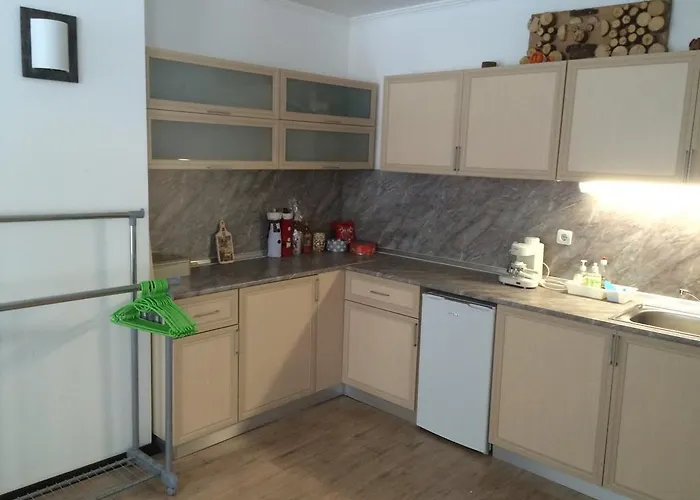 Stenata Huge To Door