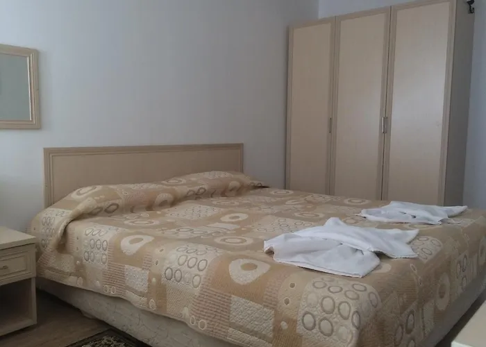 Apartment Stenata Huge To Door