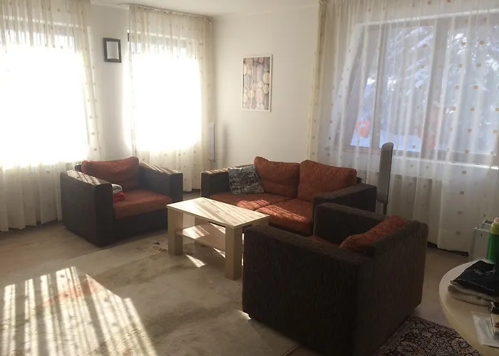 Stenata Huge To Door *